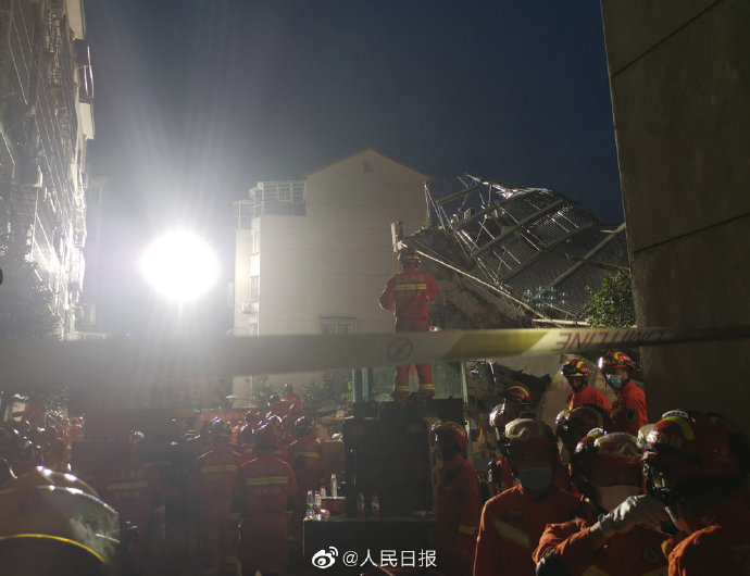 四季开源酒店辅房发生坍塌现场 四季开源酒店辅房发生坍塌现场