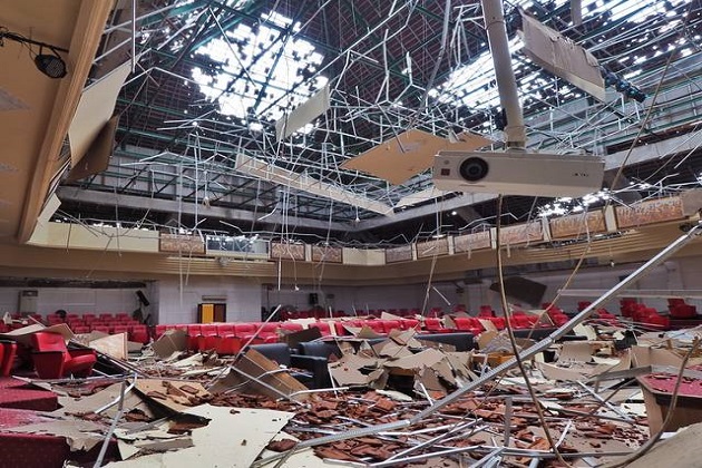 受损的建筑 结构受损的建筑