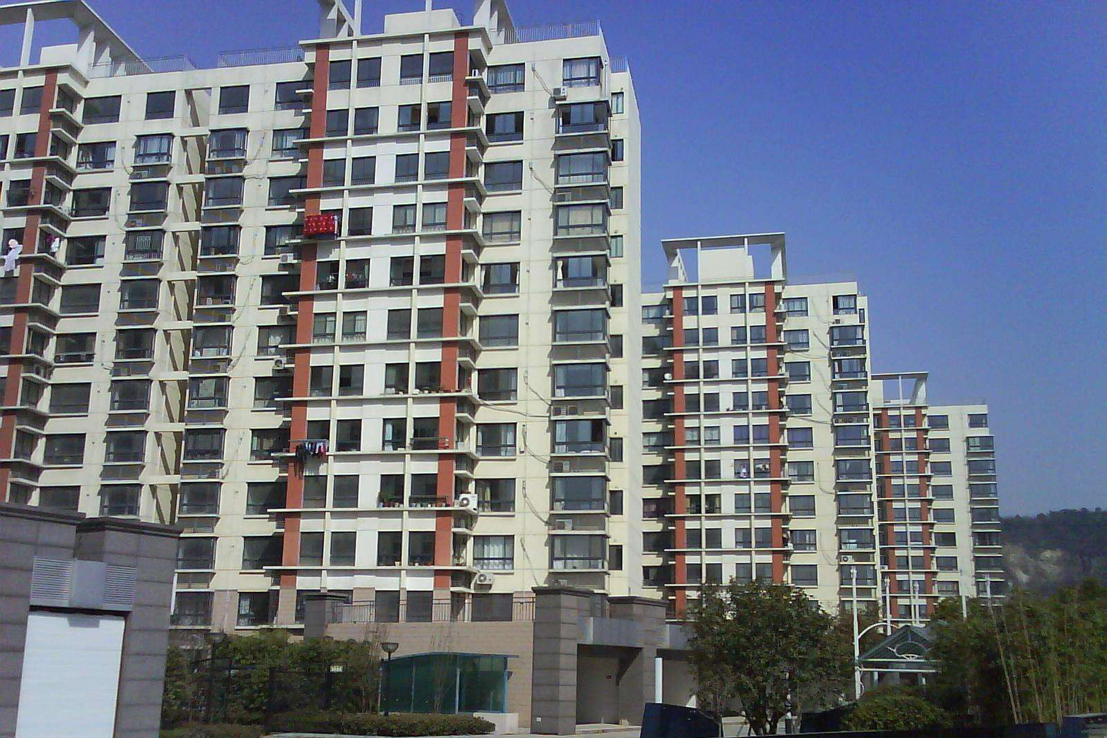 江苏南京某小区居民楼加固改造项目