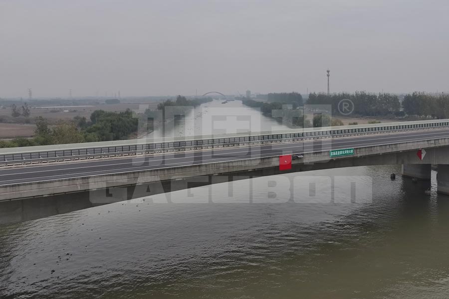 泰东河大跨径桥箱梁内部加固项目